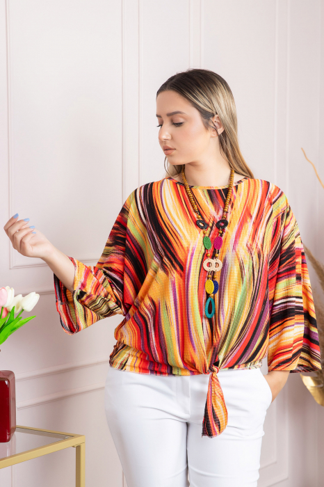 Bluza cu imprimeu orange abstract si colier decorativ [3]