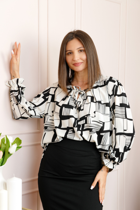 Bluza dama alba cu imprimeu geometric negru Quinn plus size [3]