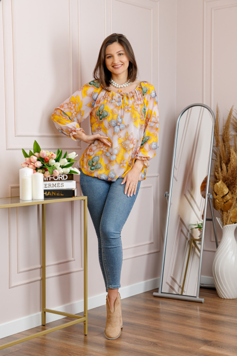 Bluza dama din voal roz pudrat cu fluturi galbeni Georgia [4]