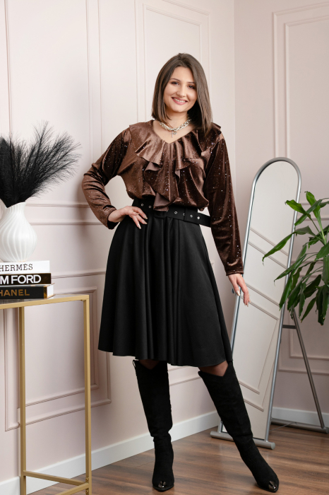 Bluza eleganta din catifea Cynthia cu volan si sclipici discret - Maro [4]