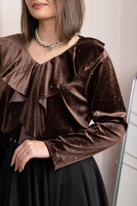 Bluza eleganta din catifea Cynthia cu volan si sclipici discret - Maro [2]