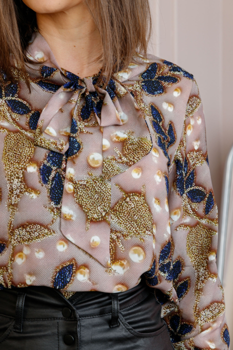 Bluza eleganta Nathalie cu funda la gat si imprimeu auriu si albastru [2]