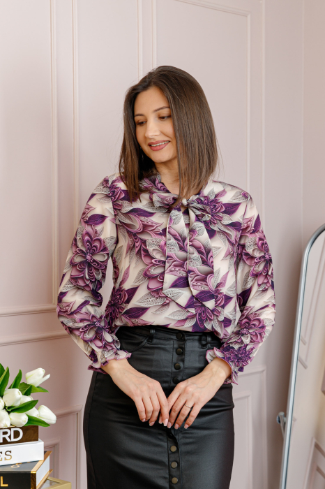 Bluza eleganta Nathalie cu funda la gat si imprimeu mov si bej [3]