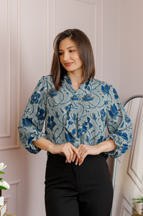 Bluza eleganta Sophie cu aplicatie tip cravata si imprimeu gri melanj si albastru regal [3]