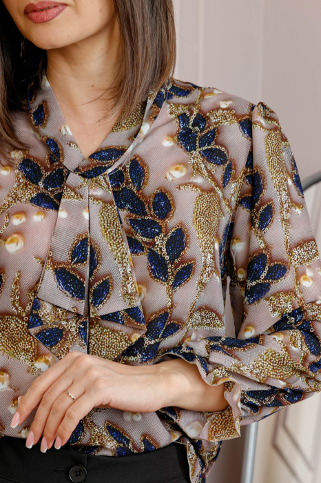 Bluza eleganta Sophie cu aplicatie tip cravata si imprimeu roz pudrat si bleumarin [2]