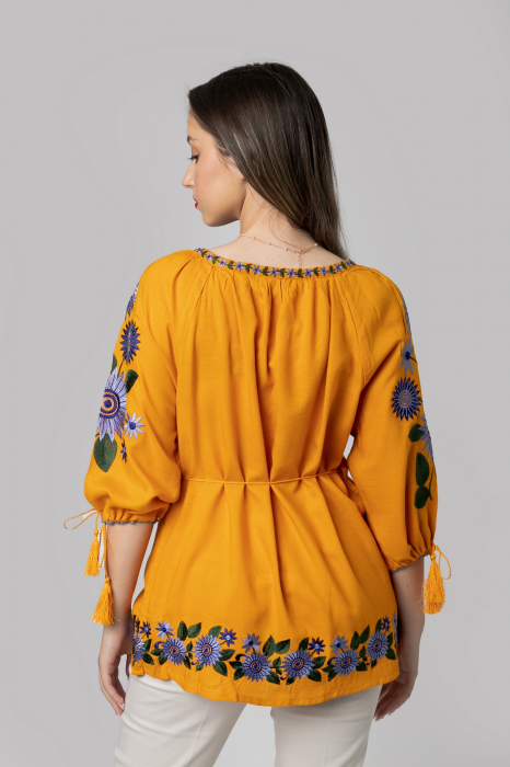 Bluza galbena cu motiv floral mov Catrinel 03 [3]