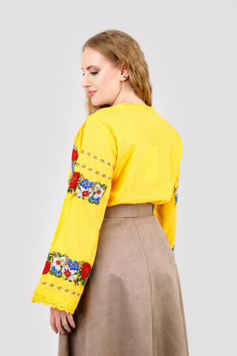 Bluza galbena cu motiv floral multicolor Adina 02 [3]