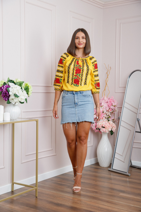 Bluza galbena cu motiv floral rosu Anita [5]