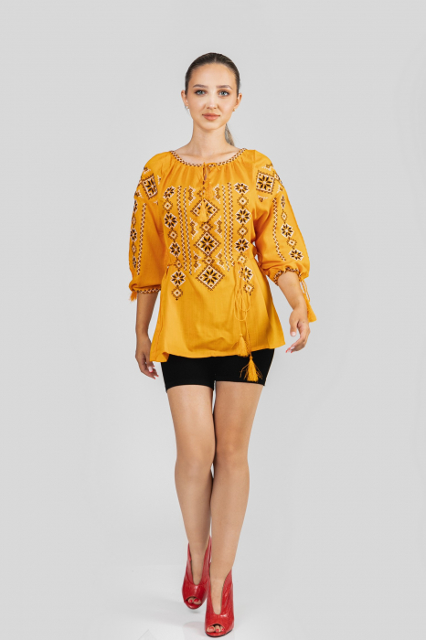 Bluza galbena cu motiv geometric multicolor Edith [4]