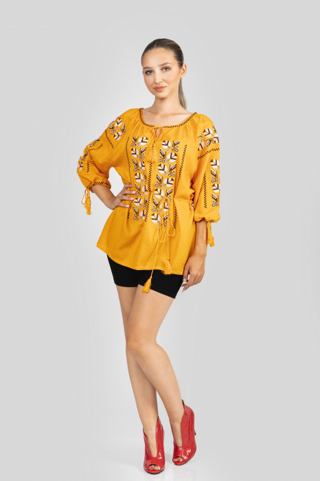 Bluza galbena cu motiv geometric multicolor Ruxandra 02 [4]