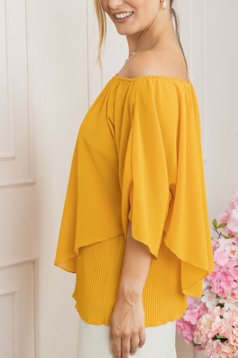 Bluza galbena din voal cu maiou plisat [2]