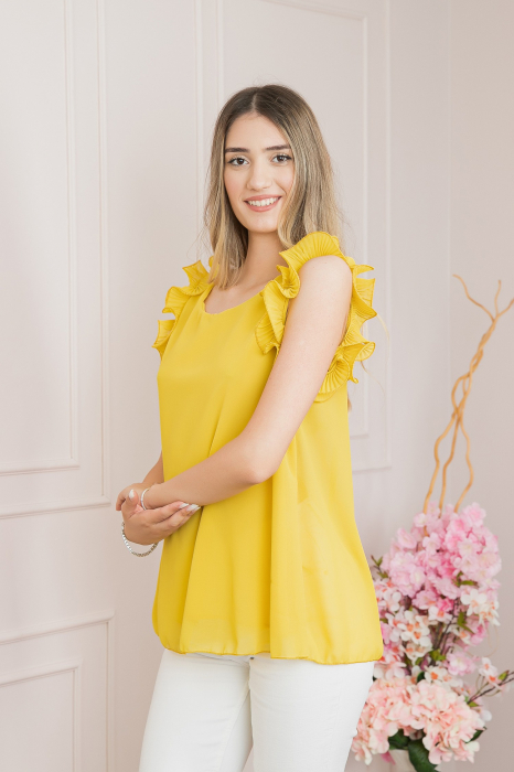 Bluza galbena din voal cu volane la umeri [3]