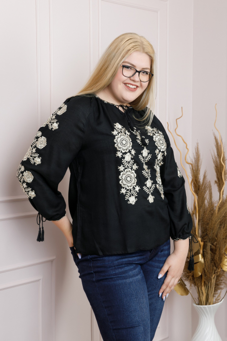 Bluza neagra cu motiv floral auriu Andrada 02 [3]