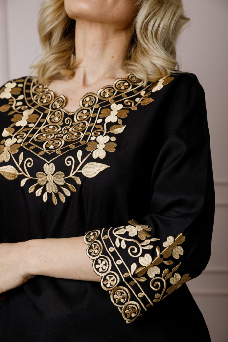 Bluza neagra cu motiv floral auriu Denisa [2]