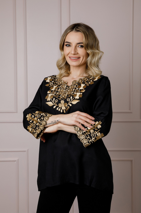 Bluza neagra cu motiv floral auriu Denisa [4]
