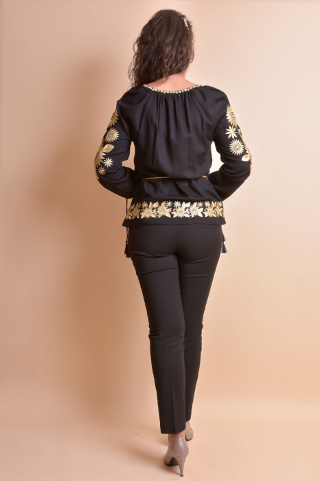 Bluza neagra cu motiv floral auriu Agnes 03 [8]