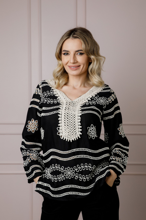 Bluza neagra cu motiv floral crem Alessia 02 [4]