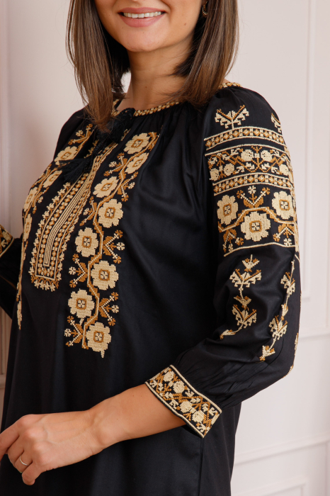 Bluza neagra cu motiv floral crem Iolanda 02 [2]