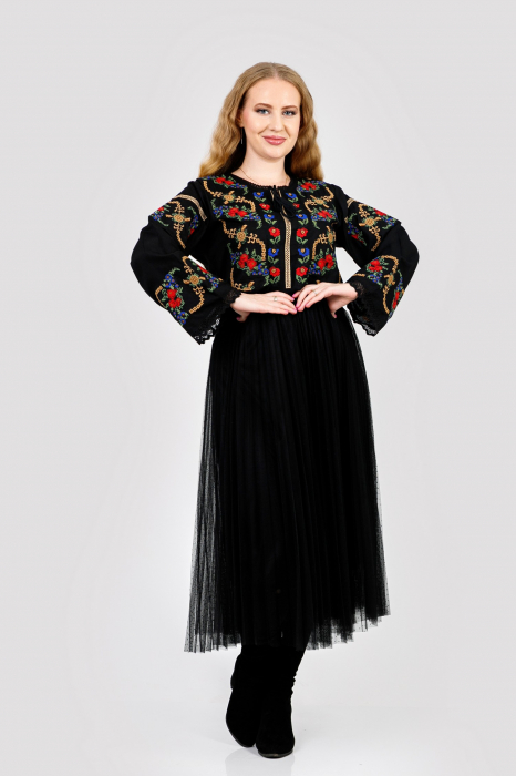 Bluza neagra cu motiv floral multicolor Afrodita 05 [4]