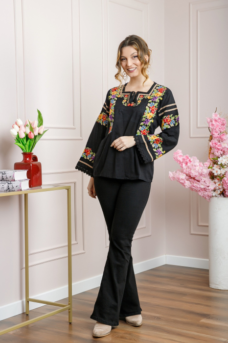 Bluza neagra cu motiv floral multicolor Noela 02 [4]