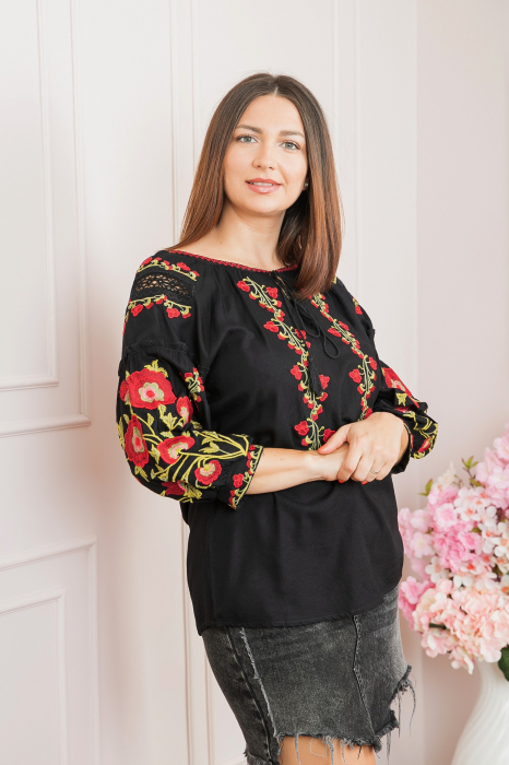 Bluza neagra cu motiv floral rosu Amina 02 [3]