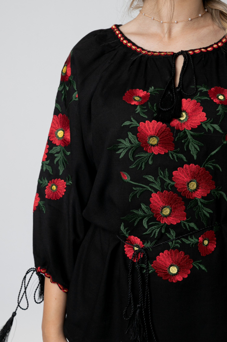 Bluza neagra cu motiv floral rosu Taisia 01 [2]