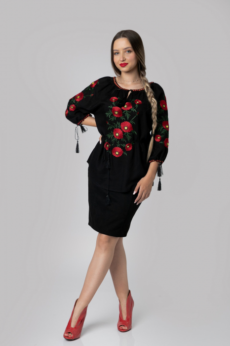 Bluza neagra cu motiv floral rosu Taisia 01 [4]