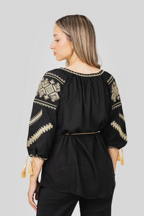 Bluza neagra cu motiv geometric auriu Maia 03 [3]