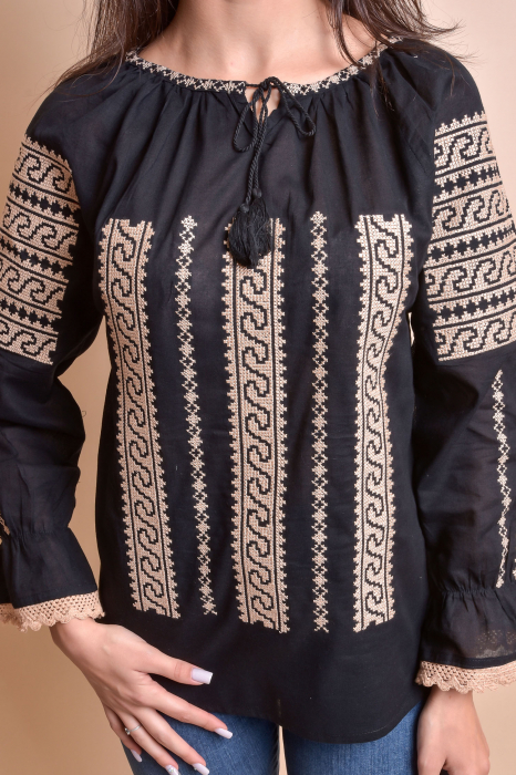Bluza neagra cu motiv geometric crem Anca 02 [2]