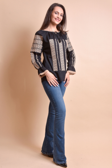 Bluza neagra cu motiv geometric crem Anca 02 [6]