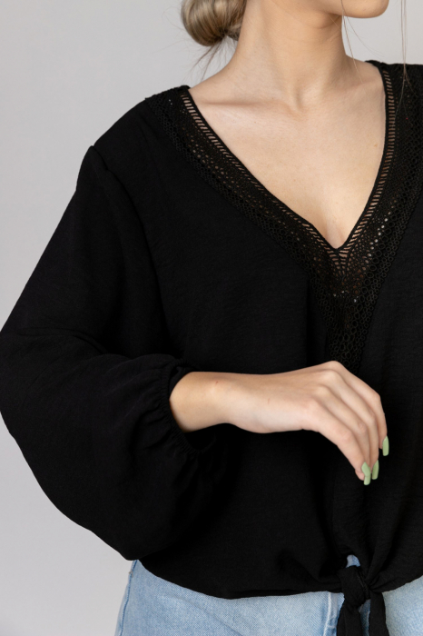 Bluza neagra cu nod in talie [2]