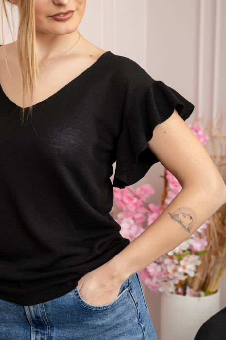 Bluza neagra cu volanas la maneci [2]