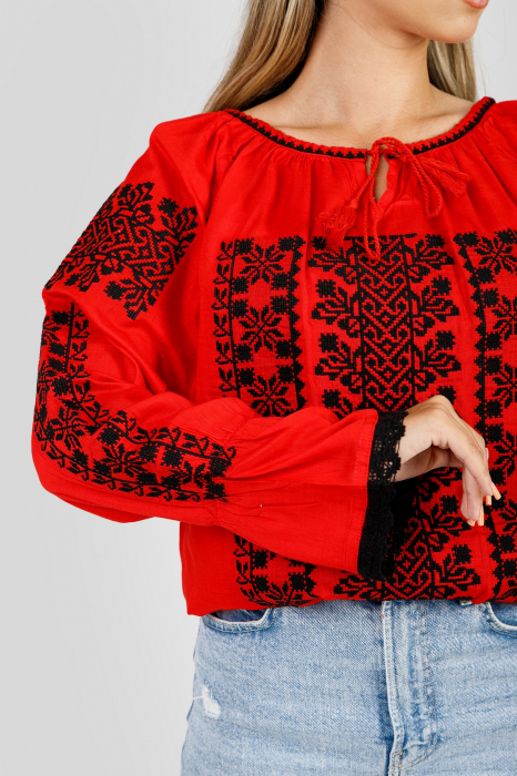 Bluza rosie cu motiv geometric negru Briana [2]