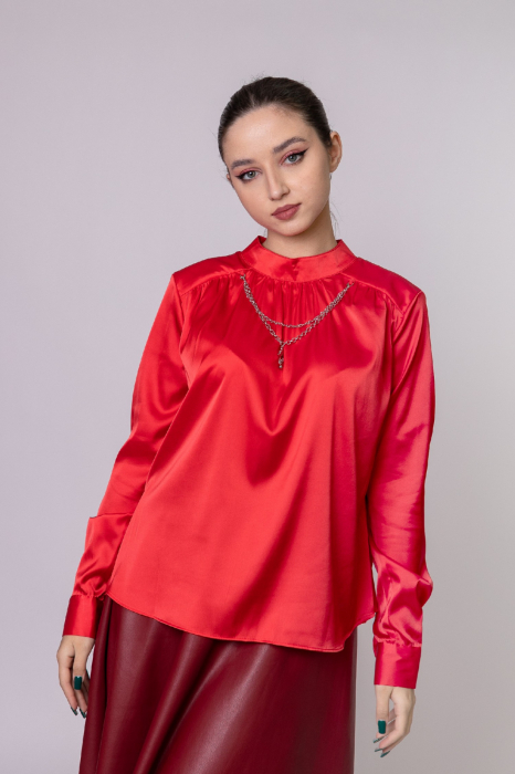 Bluza rosie eleganta cu lantisor decorativ [3]