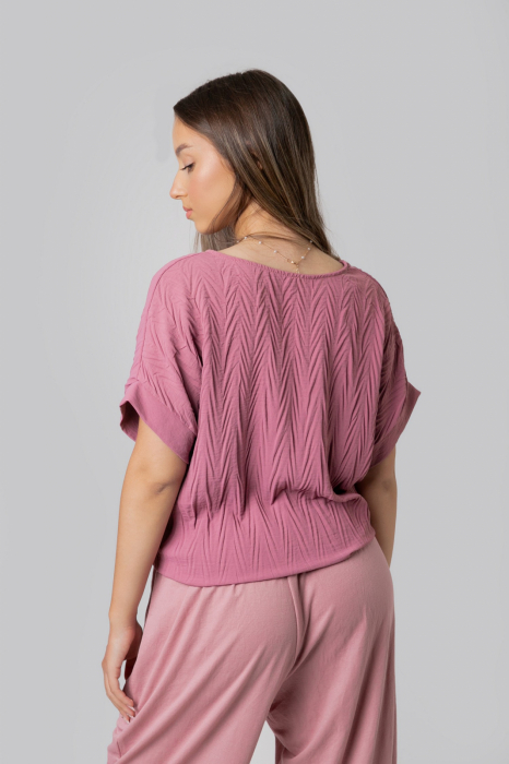 Bluza roz casual cu aspect texturat si nod in talie [3]