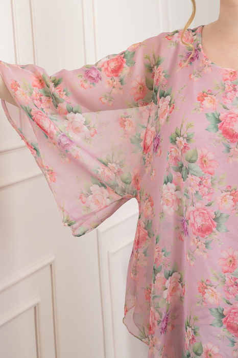 Bluza roz pudrat din voal cu imprimeu floral si maneci fluture [2]