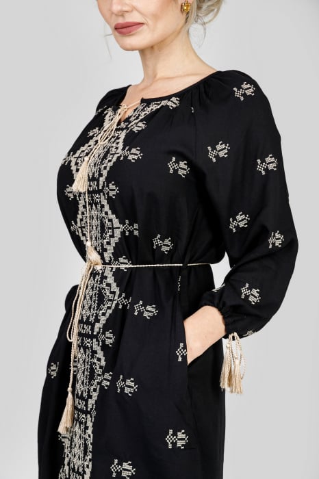 Bluza stil tunica neagra cu motiv geometric auriu Greta [2]