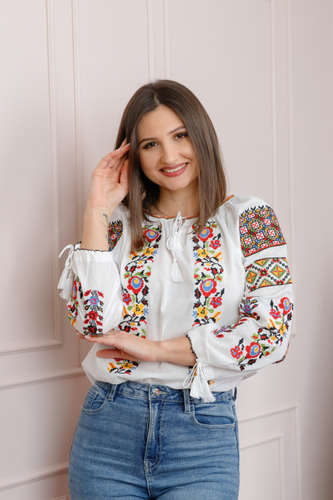 Bluza tip ie alba cu motiv floral multicolor Georgiana [3]