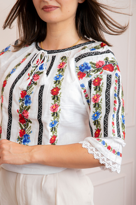 Bluza tip ie alba cu motiv floral multicolor Irina [2]