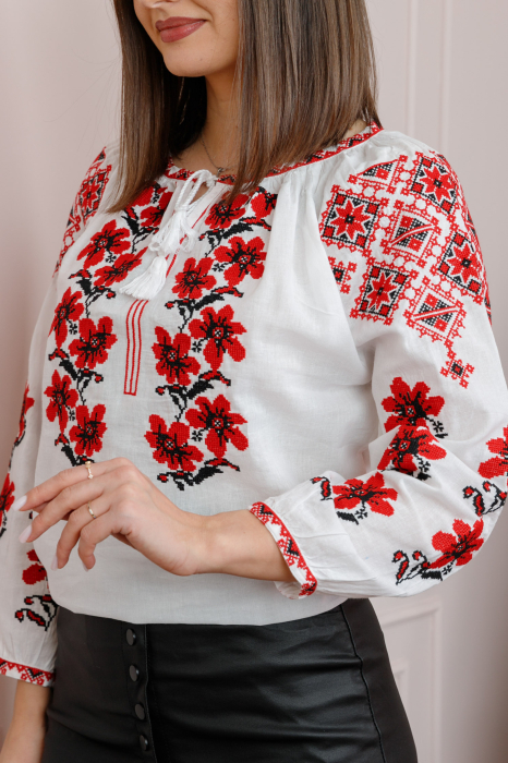 Bluza tip ie alba cu motiv floral rosu Carla [2]