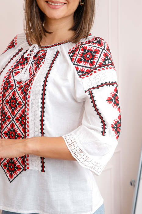 Bluza tip ie alba cu motiv floral rosu Evelina [2]
