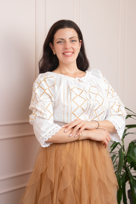 Bluza tip ie alba cu motiv geometric auriu Tiana [1]