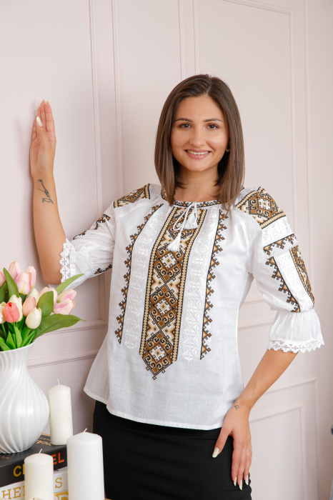 Bluza tip ie alba cu motiv geometric maro Tania 02