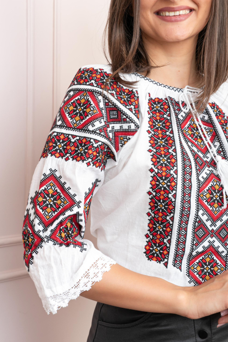 Bluza tip ie alba cu motiv geometric multicolor Iustina [2]