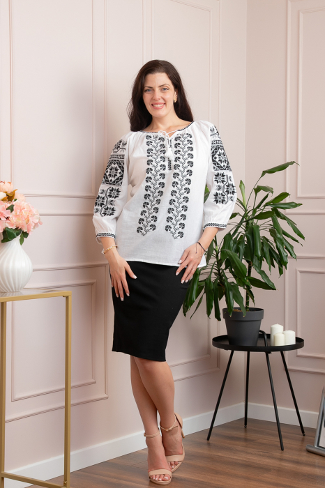 Bluza tip ie alba cu motiv geometric negru Celina 01 [4]