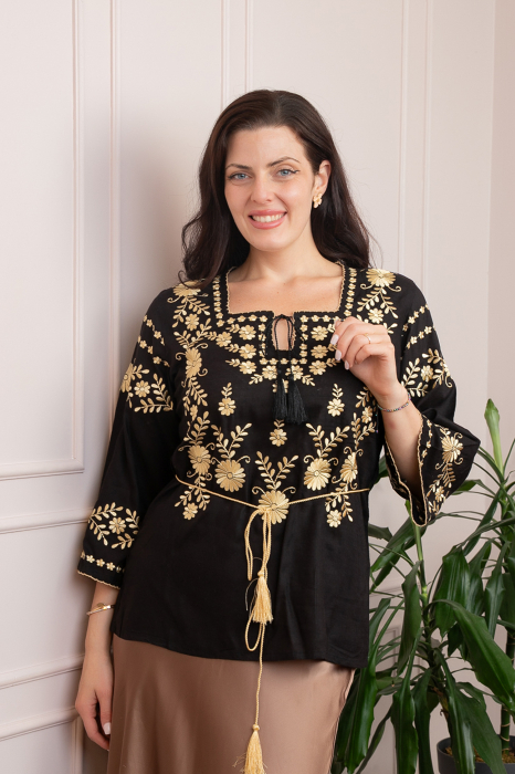 Bluza tip ie neagra cu motiv floral galben Adelaida [3]
