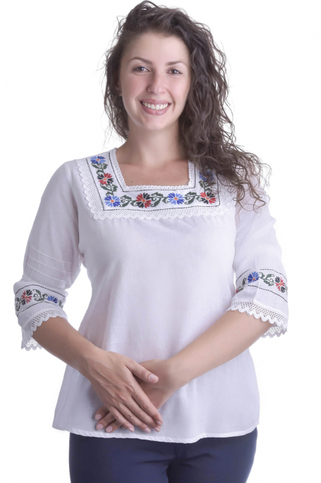 Bluza alba cu motiv floral multicolor Svetlana 01