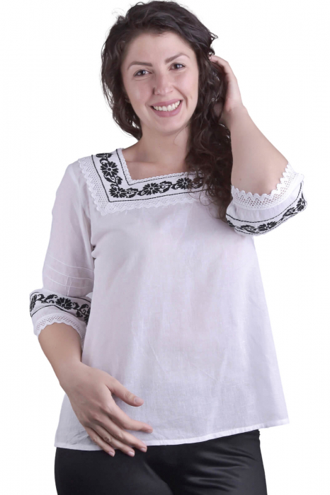 Bluza alba cu motiv floral negru Svetlana 02 [4]