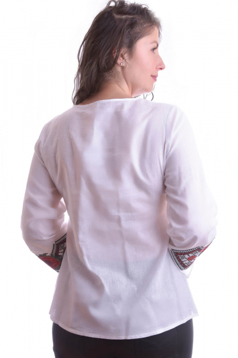 Bluza traditionala alba cu motiv floral rosu Iris 02 [3]