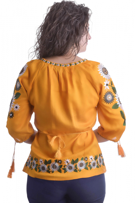Bluza galbena cu motiv floral alb Catrinel 01 [3]